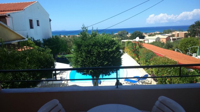 Uitzicht vanuit Appartementen Irene Acharavi op Corfu
