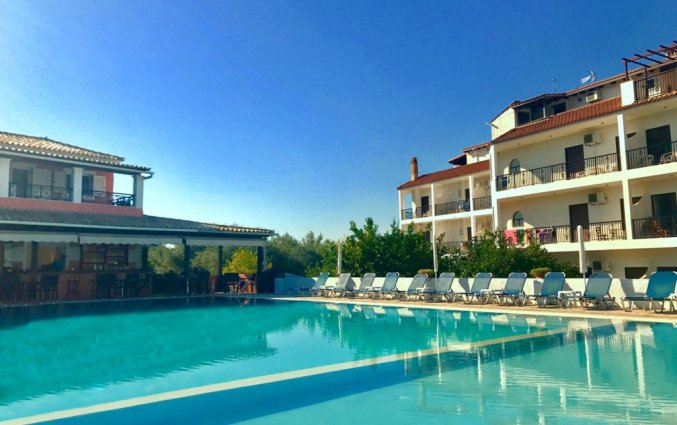 Zwembad van Hotel Ccb Bruskos op Corfu