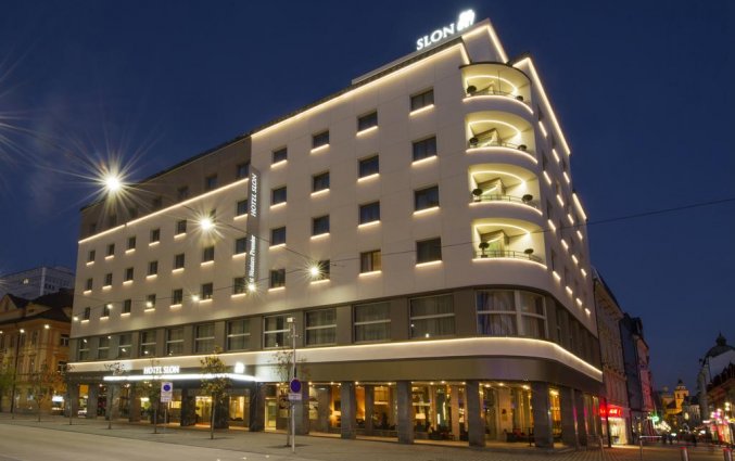 Voorkant van hotel Best Western Premier Slon in Ljubljana