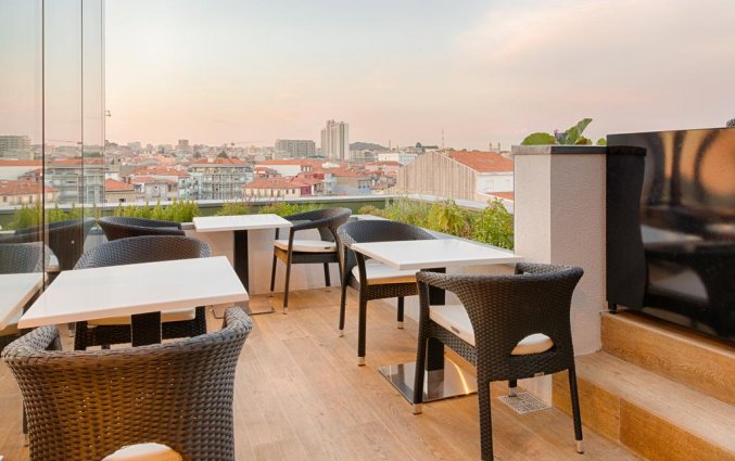 Terras van hotel Premium Porto Downtown in Porto