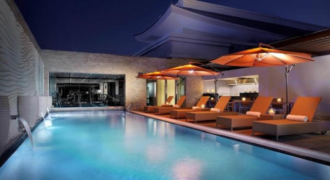 Dakterras met zwembad van Hotel Asiana in Dubai