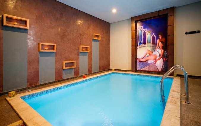 Binnenzwembad van Hotel Aqua Fun Club Marrakech in Marrakech
