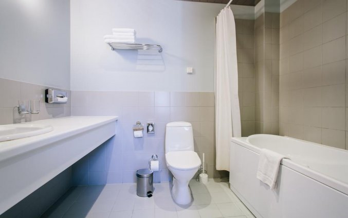 Badkamer van een tweepersoonskamer van Hotel Hestia Maestro  Tallinn