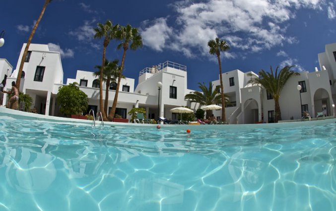 Apartamentos Sol Lanzarote vanaf het zwembad