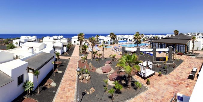 Bovenaanzicht van hotel VIK Coral Beach Lanzarote