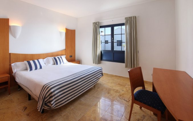 Slaapkamer van een villa van hotel VIK Coral Beach Lanzarote