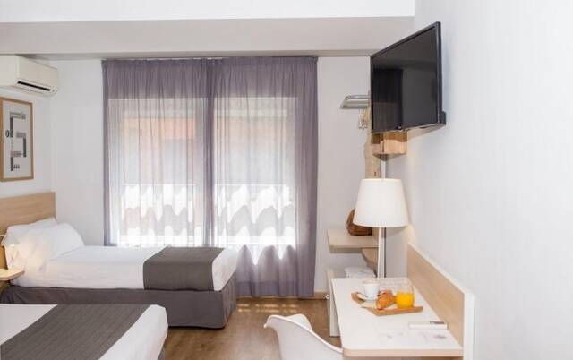 Tweepersoonskamer van Hotel Rooms Ciencias in Valencia