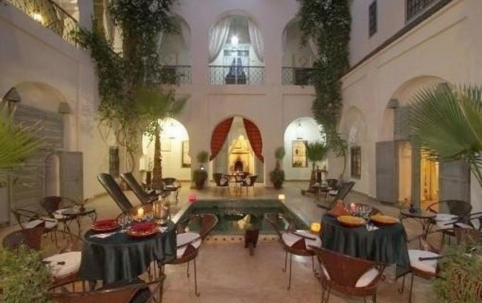 Het terras van het restaurant van Riad dar Bounouar Marrakech