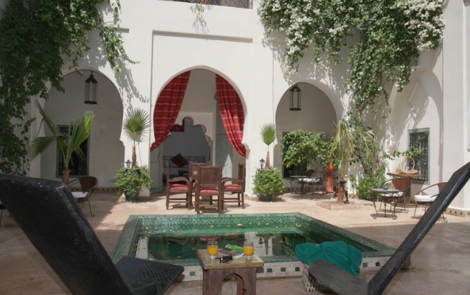 Patio van Riad dar Bounouar Marrakech