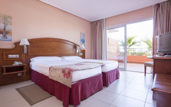 Tweepersoonskamer van Hotel Landmar Costa los Gigantes op Tenerife