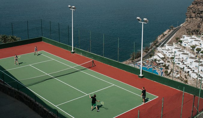 Tennisbaan van Hotel Puerto Azul op Gran Canaria