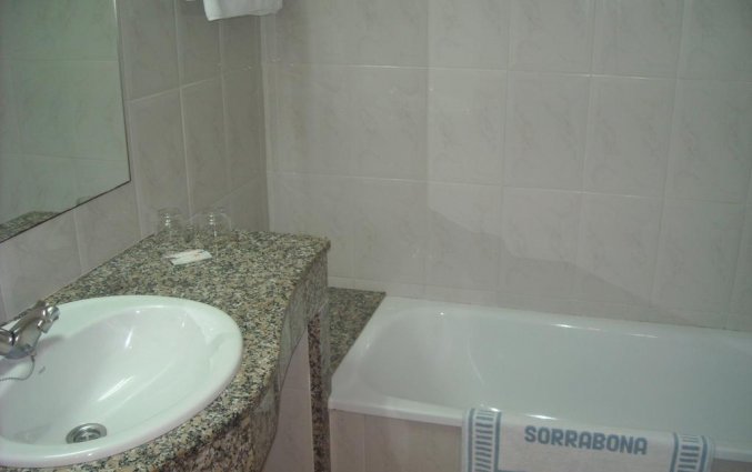 Badkamer in Hotel Sorrabona aan de Costa Brava