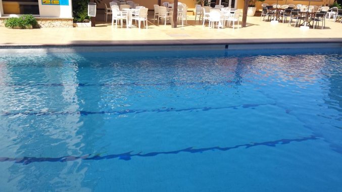 Buitenzwembad van Hotel Sorrabona aan de Costa Brava