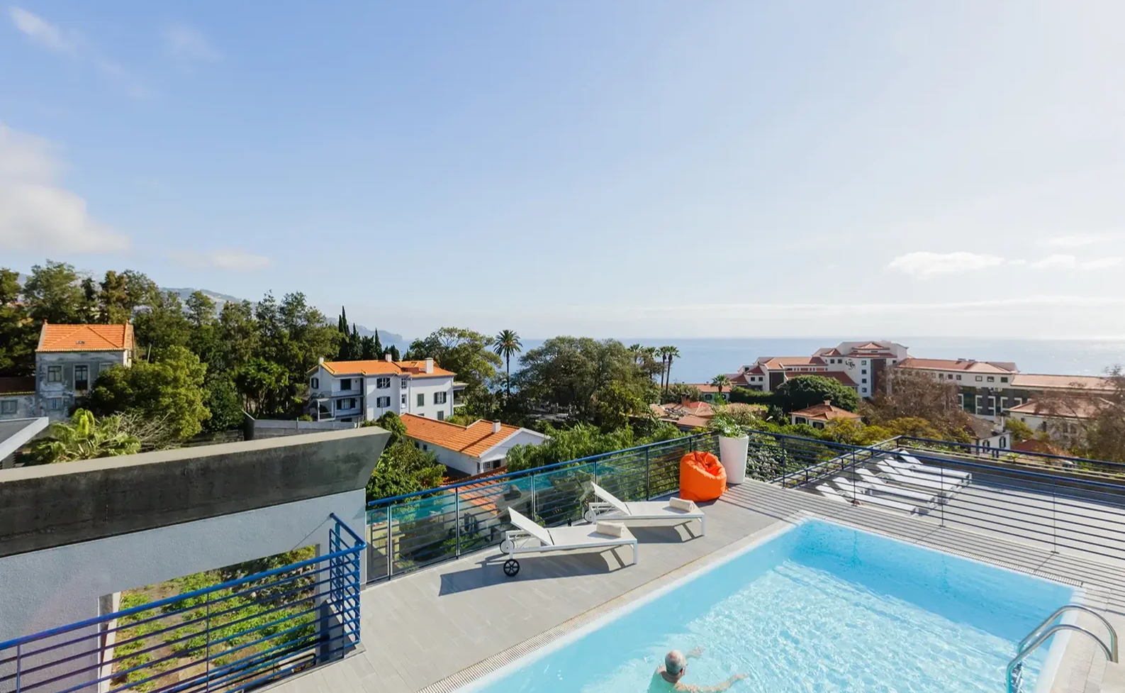 errace Mar Suite zwembad 