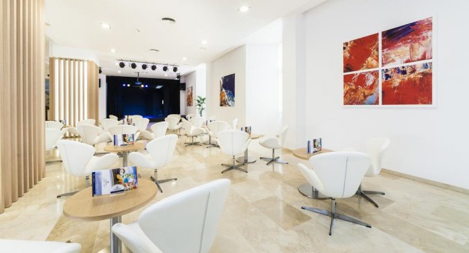 Bar van Hotel Globales Lord Nelson op Menorca