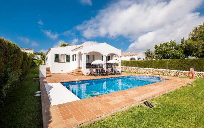 Zwembad van een villa van Villa Finesse op Menorca