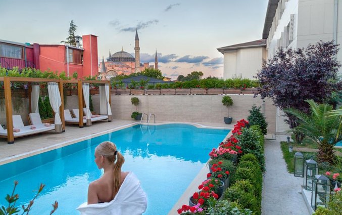 Buitenzwembad van Sura Design Hotel & Suites in Istanbul