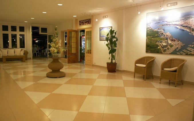 Lobby van Aparthotel Vistamar op Menorca