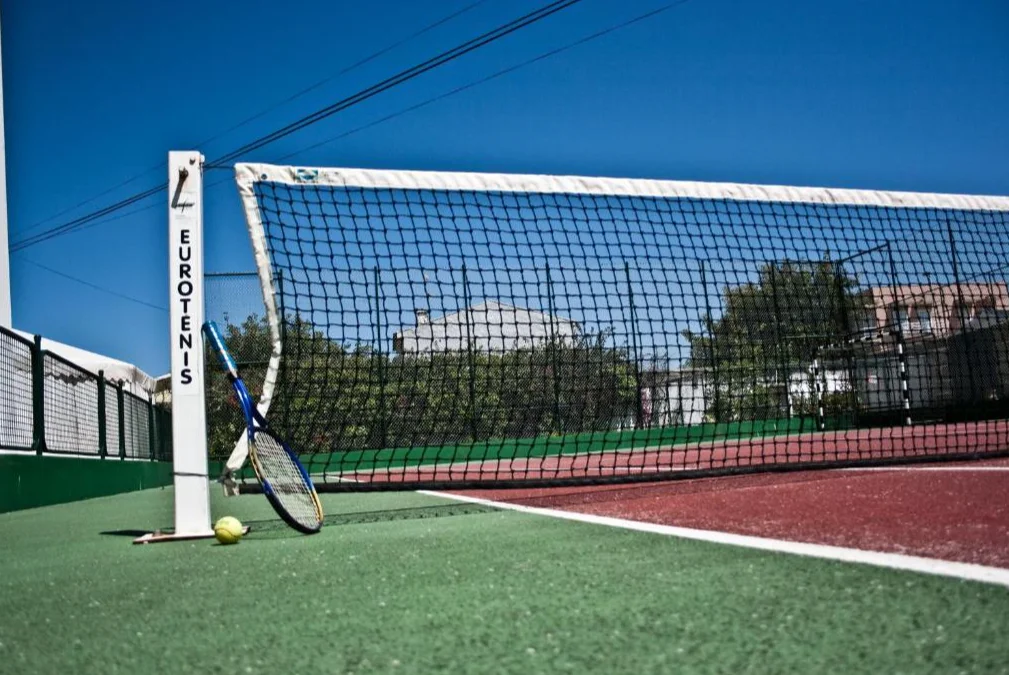 Hotel Suave Mar tennisbaan