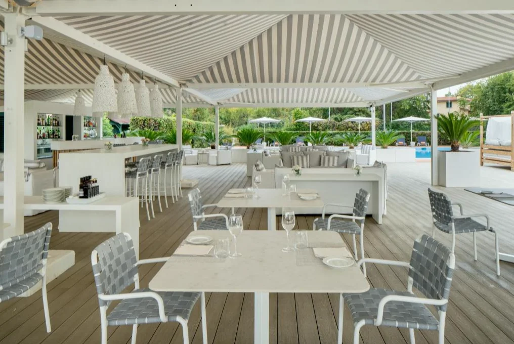 Hotel Una Forte Dei Marmi buiten restaurant