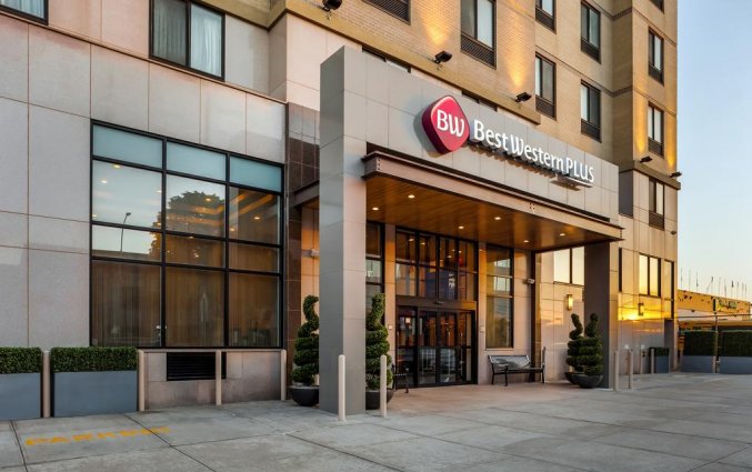 Entree van Hotel Best Western Plaza in New York