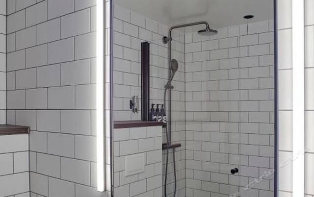 Badkamer van een tweepersoonskamer van Hotel Downtown Camper in Stockholm