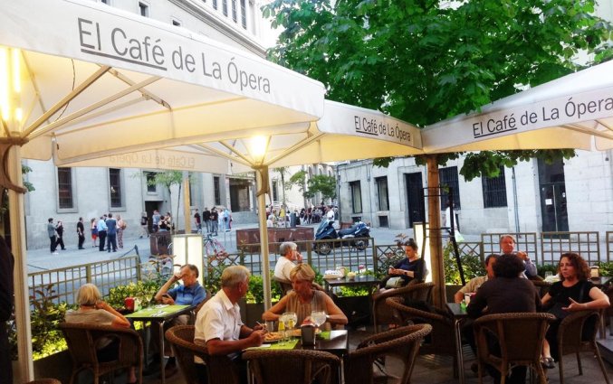 Cafe van hotel Opera in Madrid