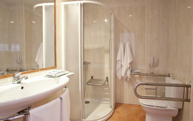 Badkamer van hotel Simbad in Ibiza