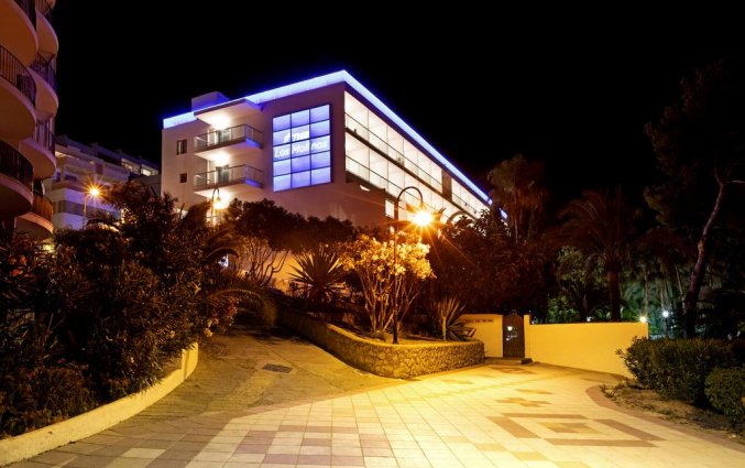 Buitenkant van hotel THB Los Molinos in Ibiza