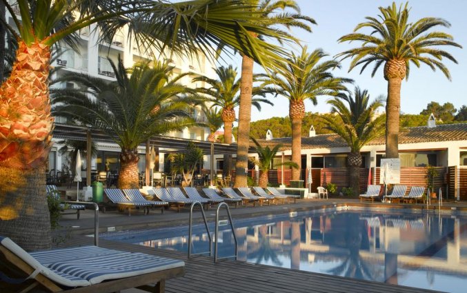 Zwembad van hotel Palladium Palmyra in Ibiza