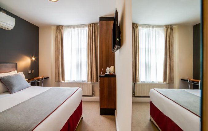 Tweepersoonskamer van Hotel OYO Elysee in Londen
