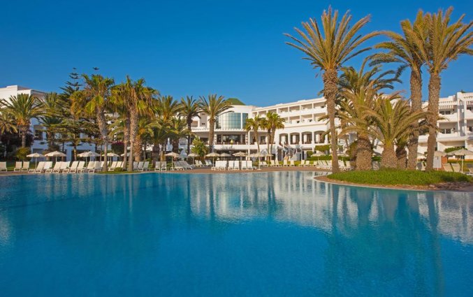 Zwembad van hotel Iberostar Founty Beach in Agadir