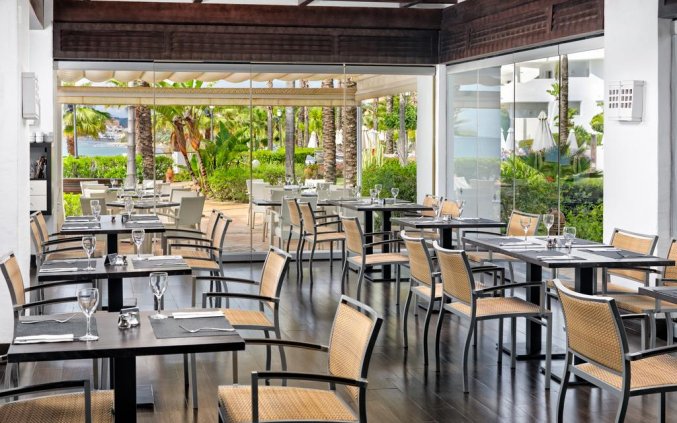 Restaurant hotel H10 Estepona Palace in Costa Del Sol