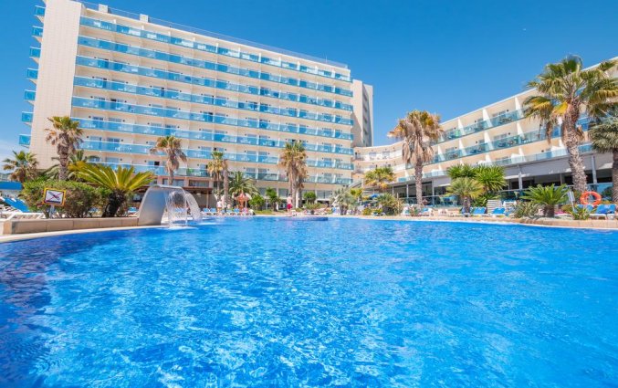 Zwembad van hotel Golden Taurus Aquapark in Costa Brava