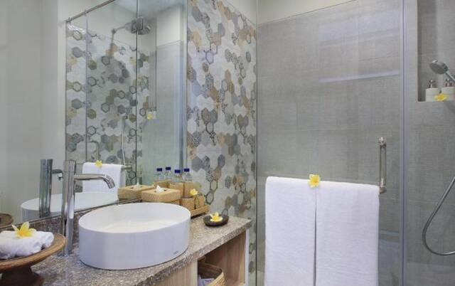 Badkamer van hotel Tapa Tepi Kali in Bali