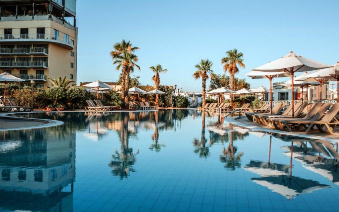 Zwembad van hotel Intercontinental Malta op Malta