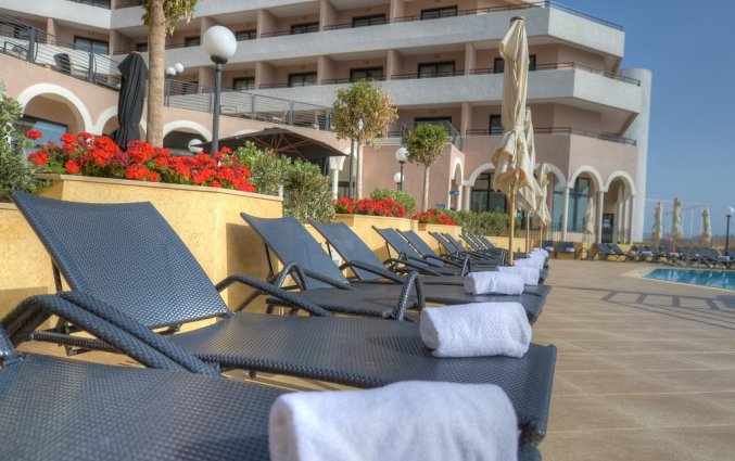 Badstoelen van Resort Radisson Blu in Malta St Julians