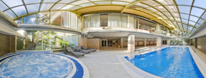 Binnenzwembad van Hotel Florida Park in Costa Brava
