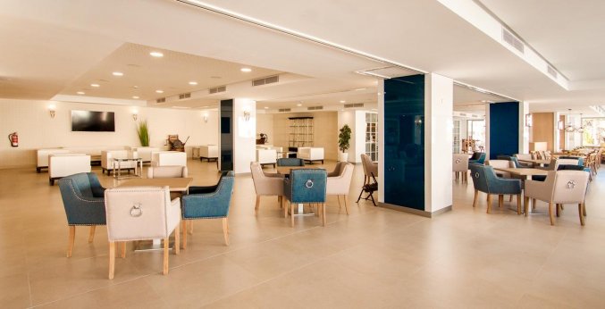 Lobby van Hotel Tomir Portals Suites op Mallorca