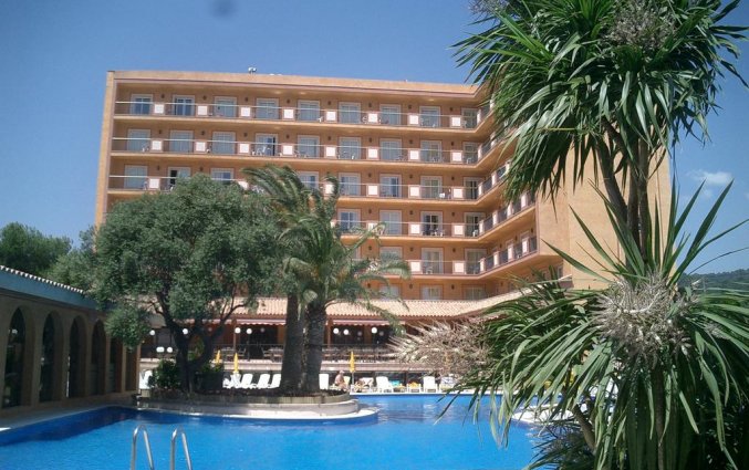 Zwembad van Luna Club Hotel & Spa aan de Costa Brava
