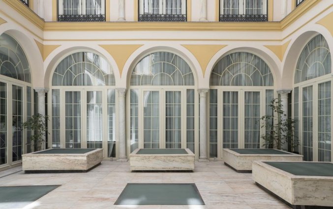 Binnentuin van hotel Petit Palace Plaza Malaga