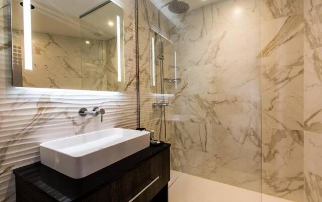 Badkamer van NYX Hotel Bilbao by Leonardo Hotels