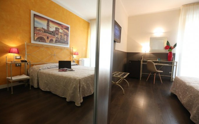 Tweepersoonskamer van hotel Italia Verona