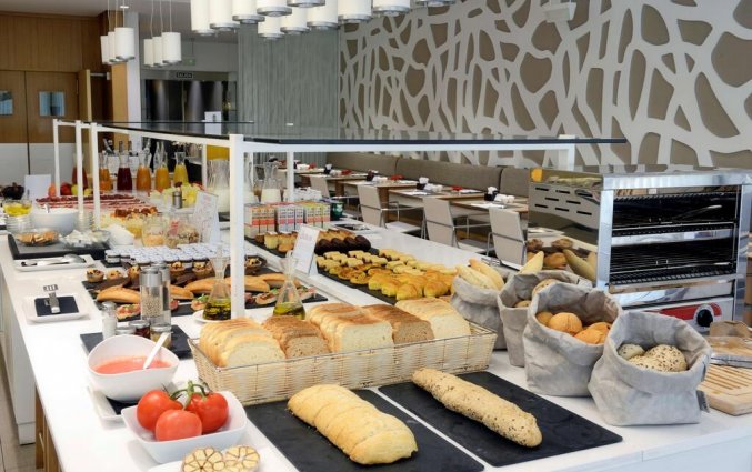 Ontbijtbuffet van NH Collection Villa de Bilbao