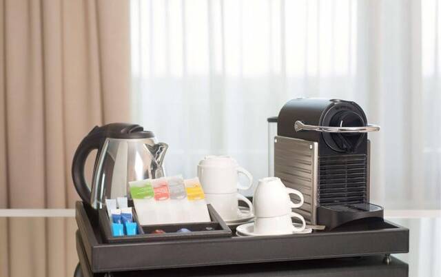 Thee- en koffiefaciliteiten van NH Collection Villa de Bilbao