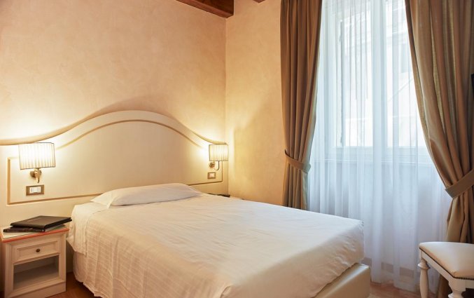 Tweepersoonskamer van hotel Albergo Mazzanti Verona
