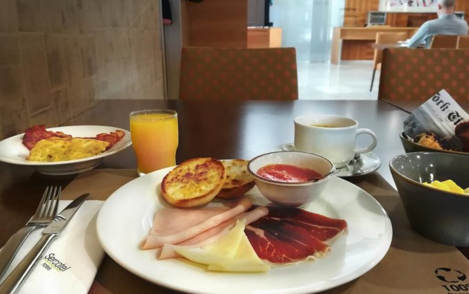 Ontbijt van Hotel Sercotel Arenal in Bilbao