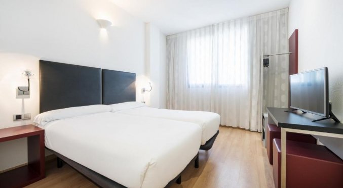 Tweepersoonskamer met twee losse bedden van Hotel Ilunion Aqua 3 in Valencia