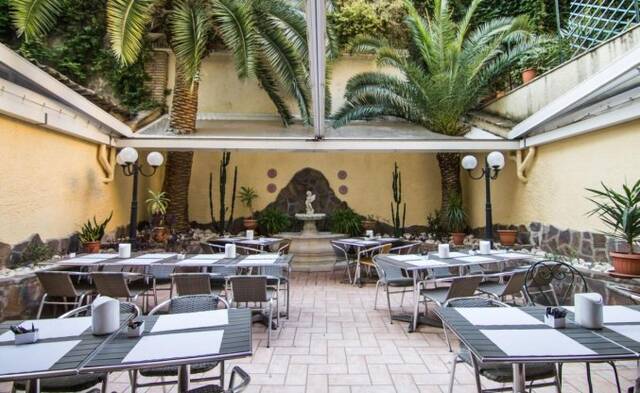 Binnentuin van Hotel Verona Rome