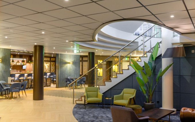 lobby van Hotel DoubleTree by Hilton Royal Parc Soestduinen op de Utrechtse Heuvelrug